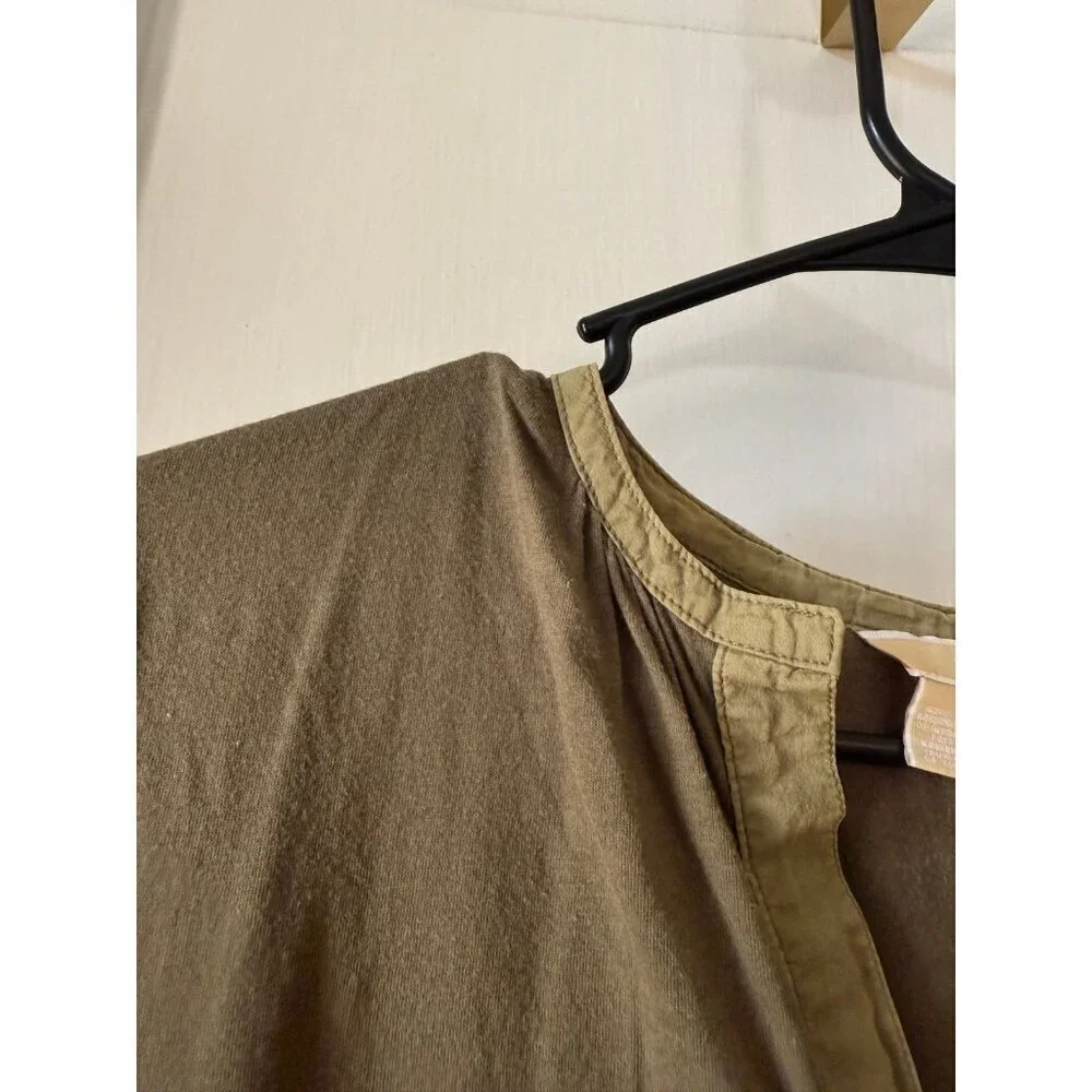 Michael Kors women’s size X-small sleeveless v neck shirt